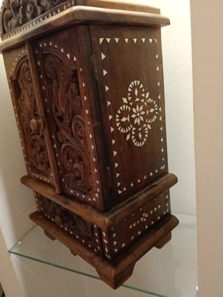 Mueble madera maciza tallado a mano