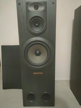 Altavoces Celestion Impact 40 100 x 32,4 x 29cm