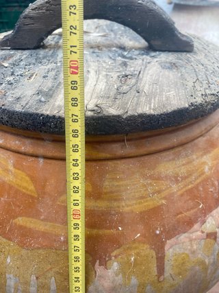 Lote de dos  tinajas antiguas de barro