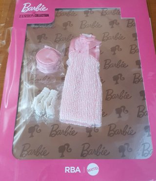 Vestido muñeca Barbie.