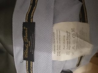 Traje elegante hombre gris