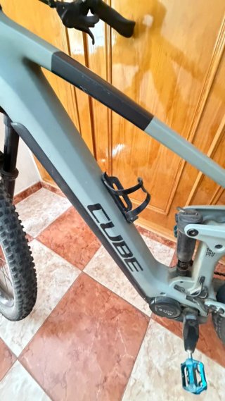 Bicicleta eléctrica Cube
