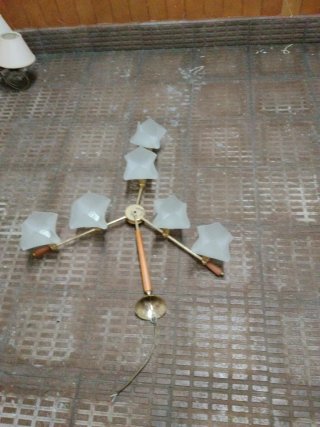 Lampada da soffitto vintage in legno e metallo