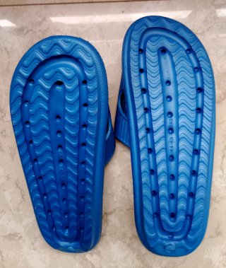 Chanclas Azules talla 43.5