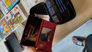 Nintendo 3DS Roja + caja con accesorios y juegos
