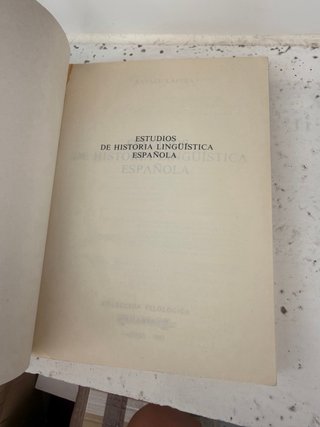 Libro académico de referencia para filología
