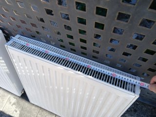 Radiadores blancos de metal