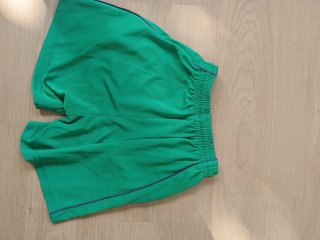 Pantalón chándal SAFA verde Talla 12. Buen estado.