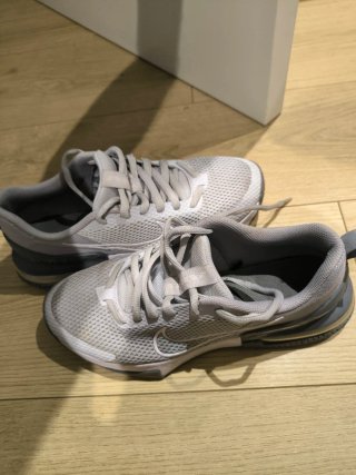 Zapatillas Nike Air Gris y Blanco