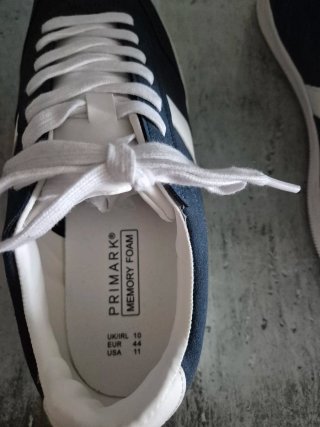 Zapatillas deportivas azul y blanco