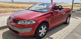 Renault Megane coupé Cabriolet rojo metalizado