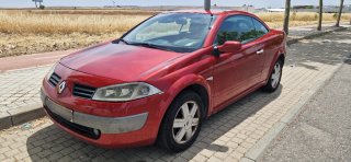 Renault Megane coupé Cabriolet rojo metalizado