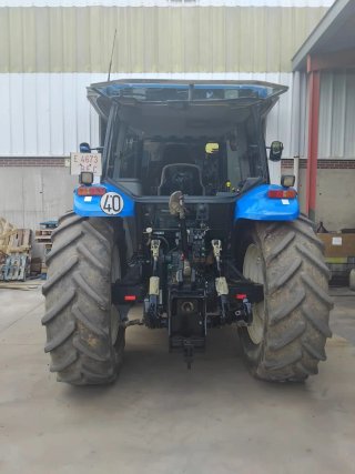Tractor New Holland TM120