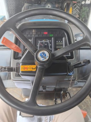 Tractor New Holland TM120