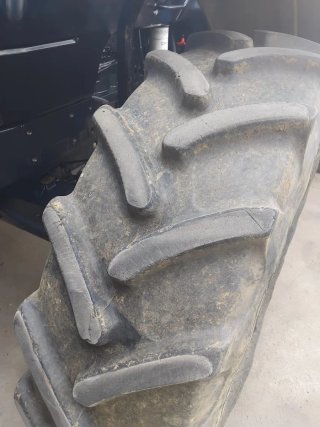 Tractor New Holland TM120