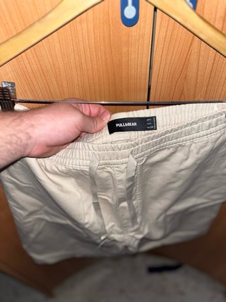Pull&Bear Pantalón Corto Beige