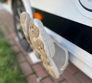Soporte calzado o tendedero para auto-caravana