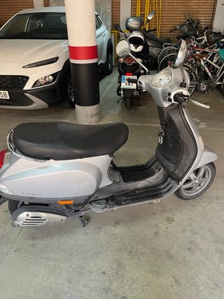 Vespa LX 50 4T Plata
