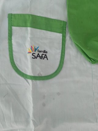 Bata colegio SAFA rayas verdes. Talla 12.