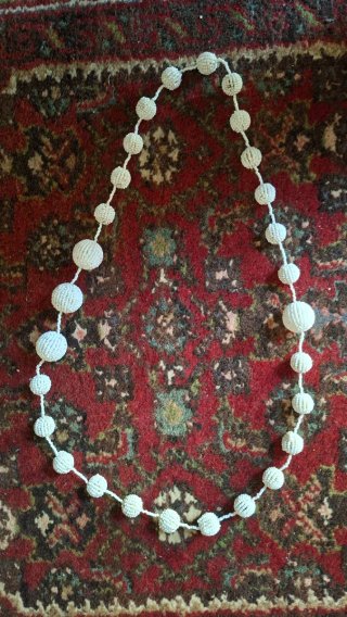 Collana rivestita da corallini