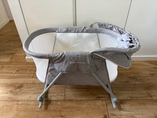 Cuna de viaje Kinderkraft gris