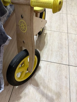Bicicleta de madera Roda