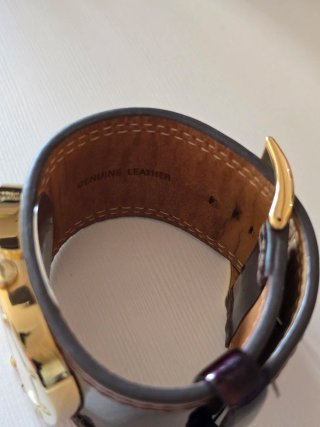 Reloj Guess Dorado y Marrón