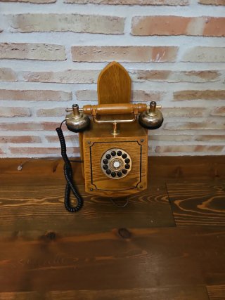 Set di applique a parete e telefono vintage