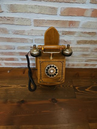 Set di applique a parete e telefono vintage
