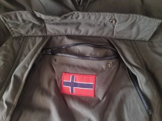 Abrigo Napapijri Verde Talla XL (talla pequeño)