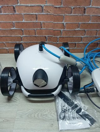 Robot Limpiafondos de piscina Bestway