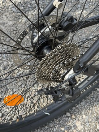Bicicleta Eléctrica Negra y Amarilla