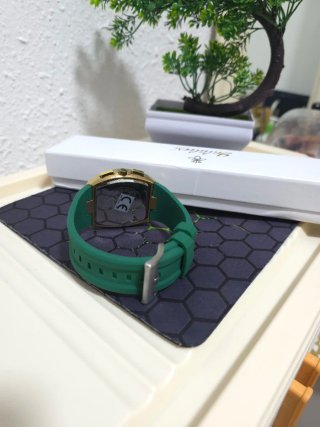 Reloj Hombre Oro y Verde
