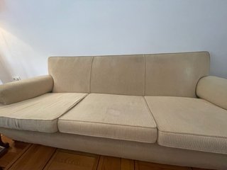 Sofá beige de 3 plazas