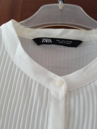 Camisa blanca plisada manga larga talla L