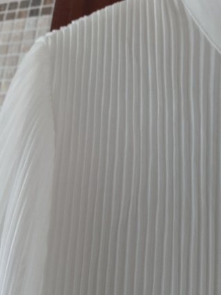 Camisa blanca plisada manga larga talla L