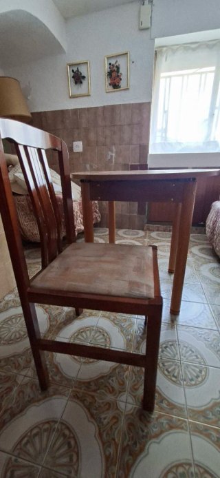 Conjunto mesa y 4 sillas madera
