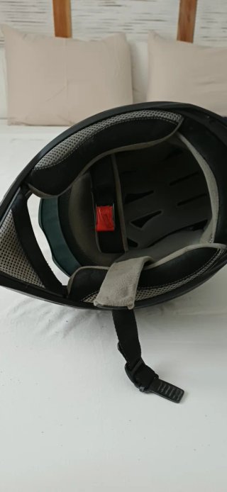 Casco de moto negro talla L