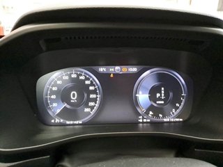 Volvo XC40 1.5 T4 Twin Recharge RDesign Exp Auto (2021)
