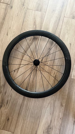 Ruedas Roval CLX 50 Rapide Carbono delantera.