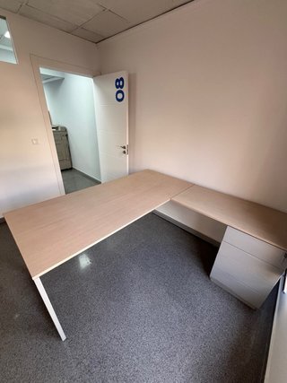 Mesa de oficina en L