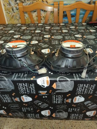 Altavoces JBL Potentes