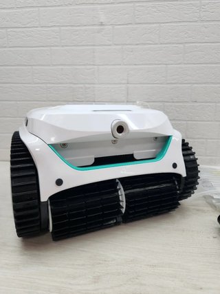 Robot Limpiafondos para piscina WYBOT C2 Vision