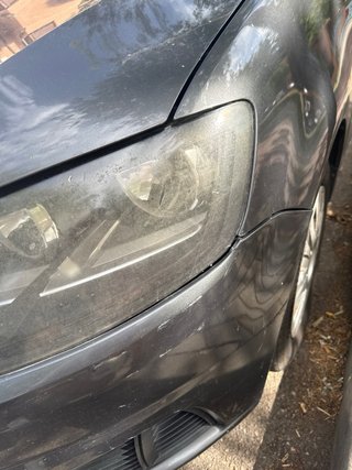 Faro Seat Alhambra 7 plazas año 2011 roto un poco