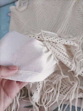 Vestido crochet beige con flecos