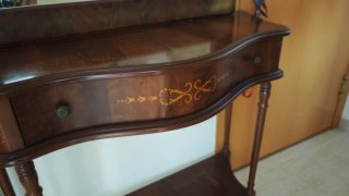 Mesa recibidor de madera con espejo