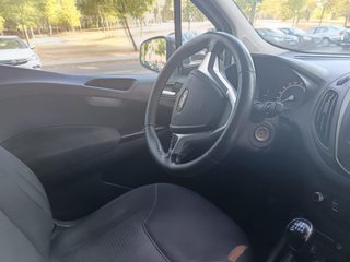 Ford E-Transit Courier 2019