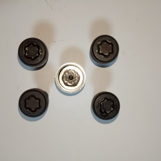 Juego USADO Antirrobos BMW M14 X 125 tipo flor