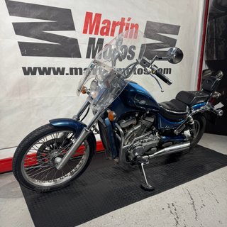 SUZUKI Intruder VS 800