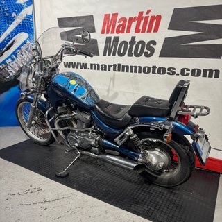SUZUKI Intruder VS 800